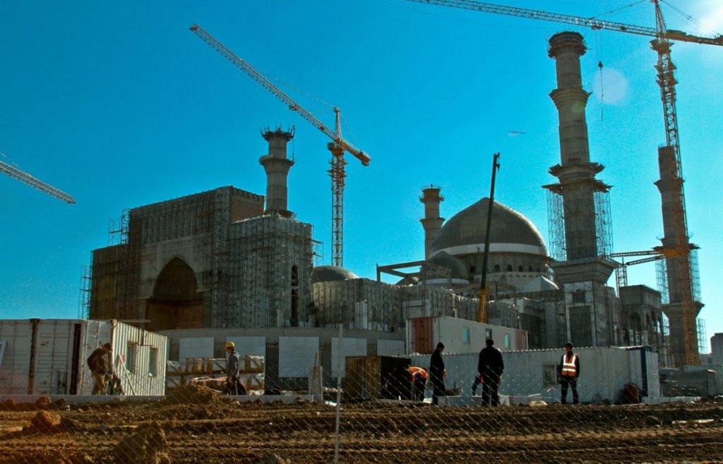 Подробнее о статье Почему в нашей стране не хватает мечетей?